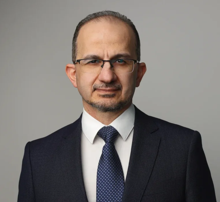 Dr. Ali Alhamdani